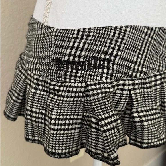 Hustler Hollywood schoolgirl black and white Plaid Skirt - Picture 3 of 7